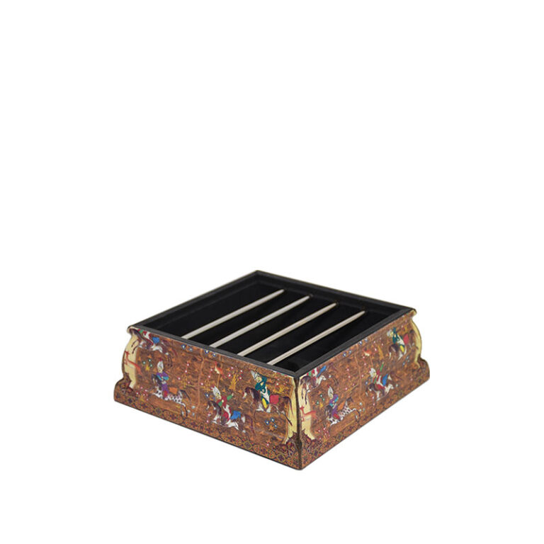 وارمر قوری مینیاتور شکارگاه صفوی زمینه طلایی – دکوپاژ دست‌ساز(کدV01-125)